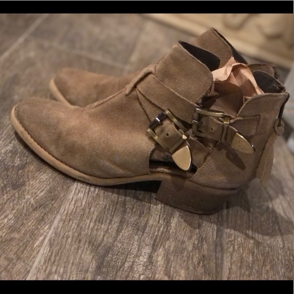 Steve Madden Shoes - Suede Steve Madden Booties